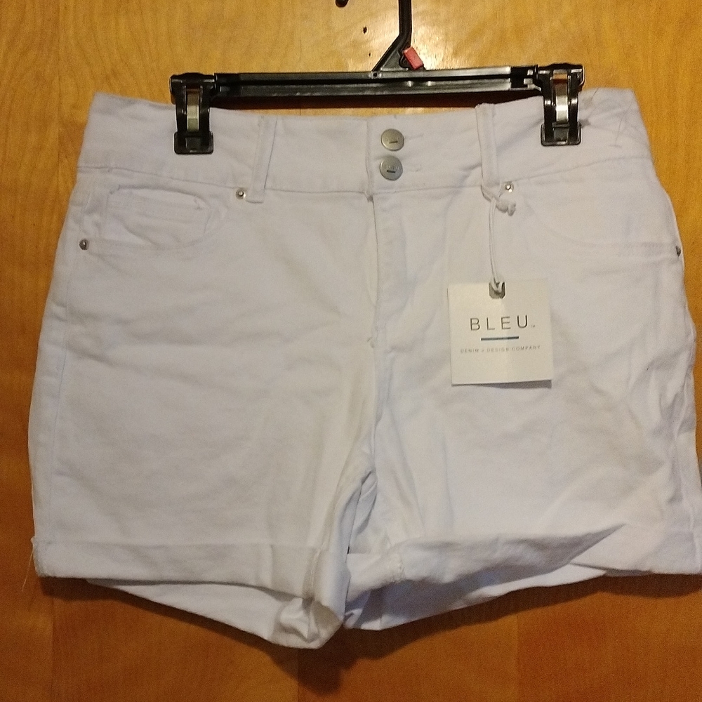 B L E U Denim+ Dresing Company white 🐻‍❄️ Short.